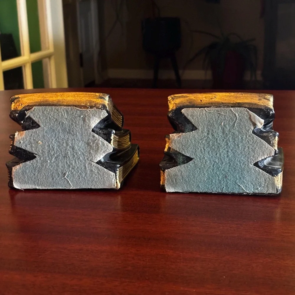 Cast Plaster Vintage Bookends – Felt Bottoms, Stack of Books Design, 5.25x4x4.5
